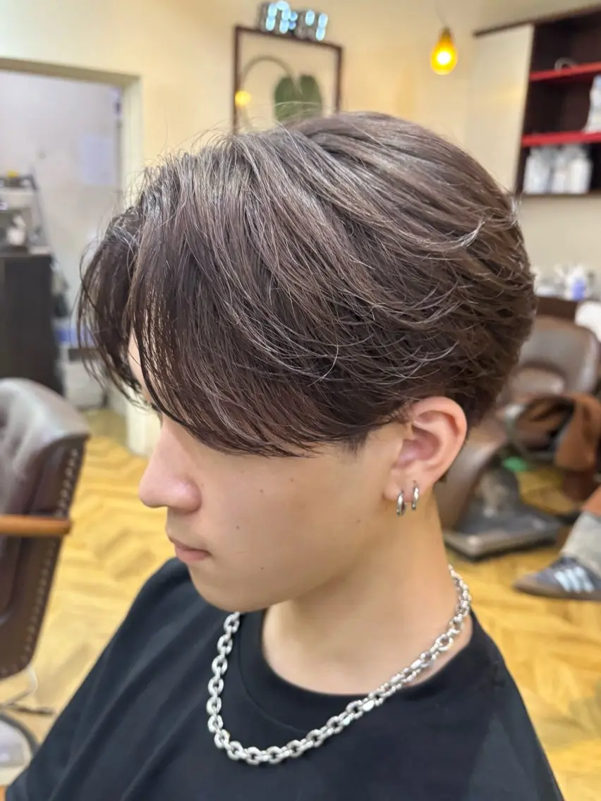 ショート カラー メンズ 柏のセンターパート のプロ関口 柊太のヘアスタイル