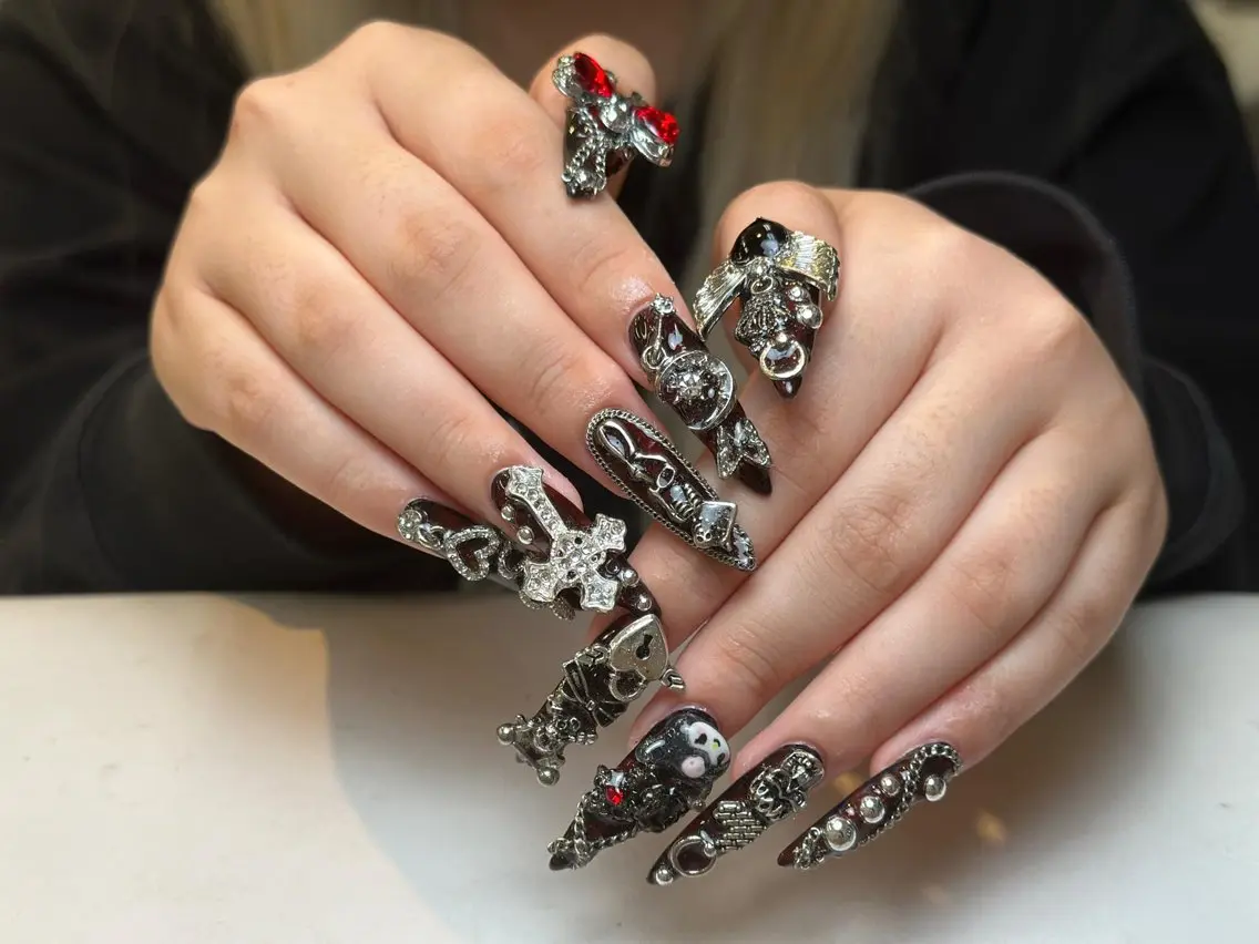 ネイル グラデーション キラキラネイル ワンカラーネイル 冬ネイル Jenn Nail Salonのネイルデザイン