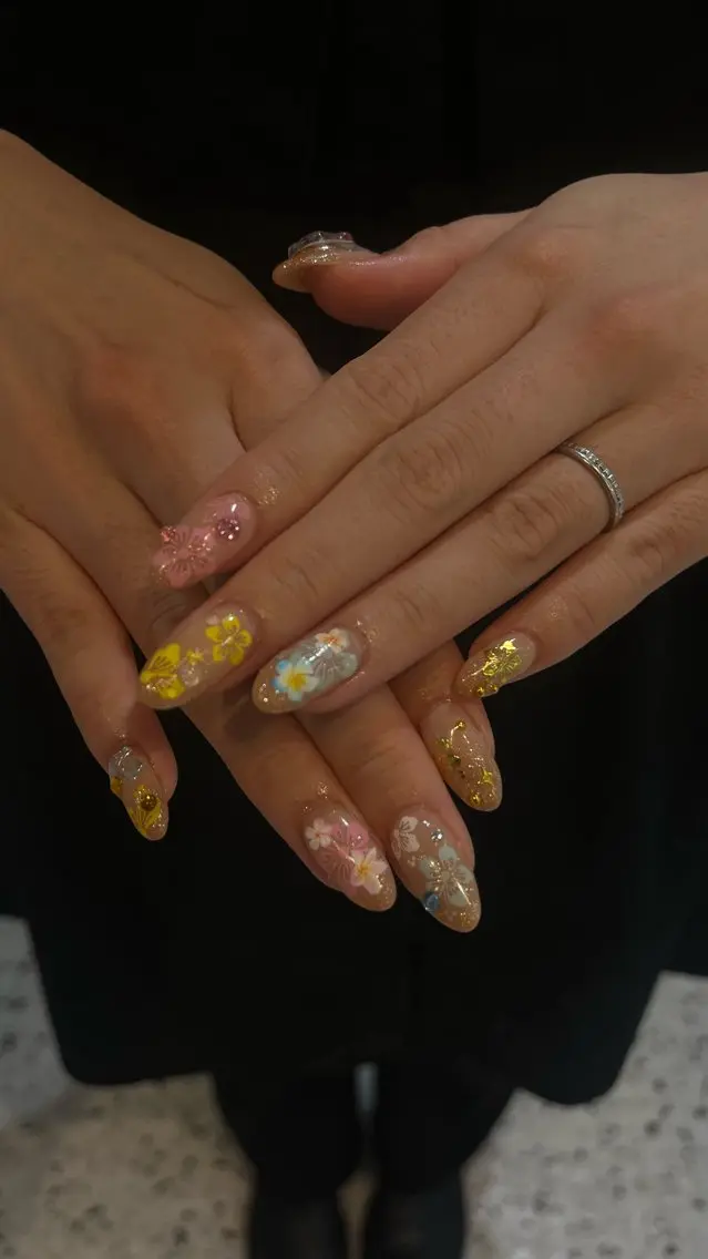 ネイル ハンドネイル 𝗮𝘆𝗮𝗸𝗮 📍新宿ネイリストのネイルデザイン