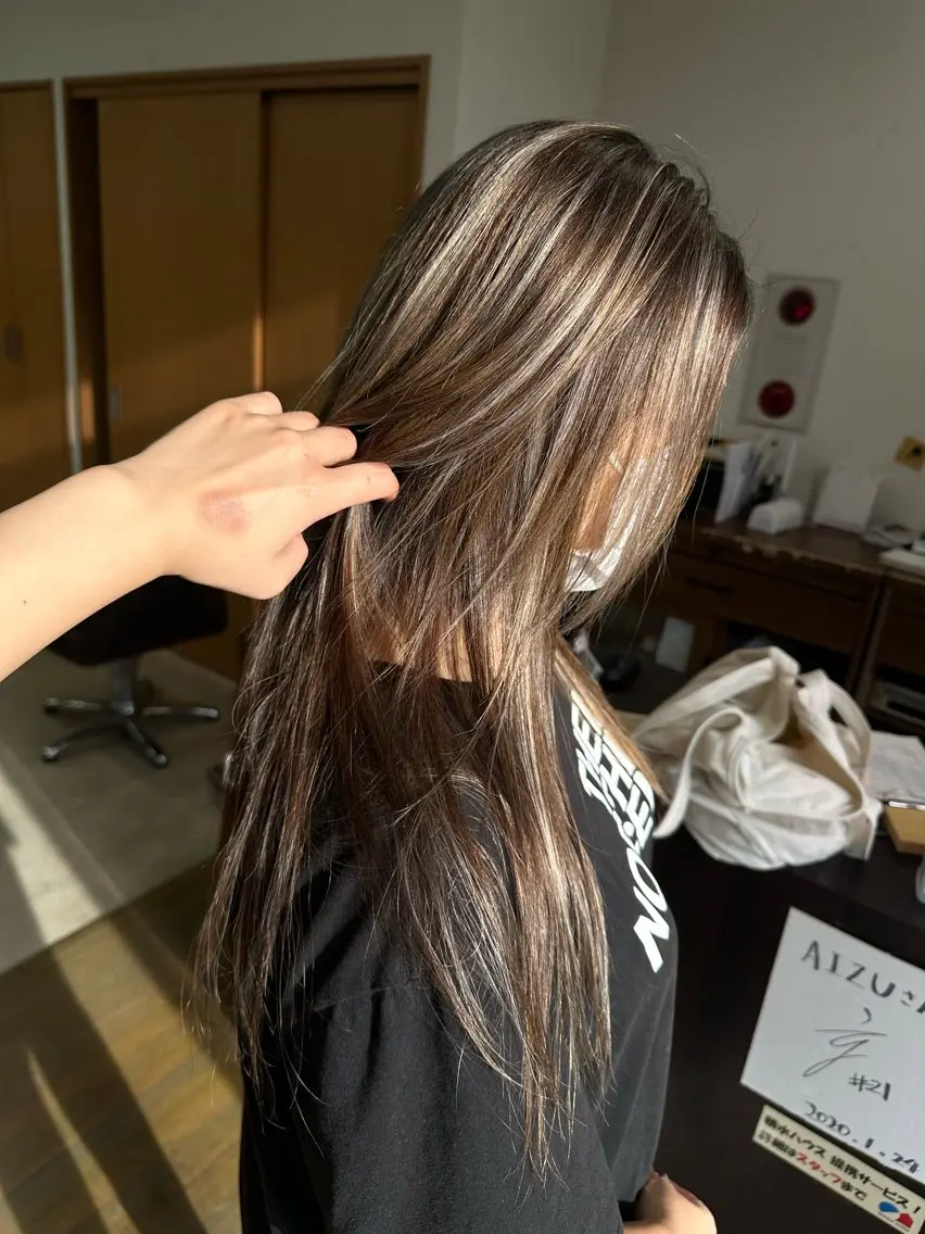 ミディアム カラー カット ヘアカラー トリートメント ブリーチカラー🫧 森　凪沙のヘアスタイル