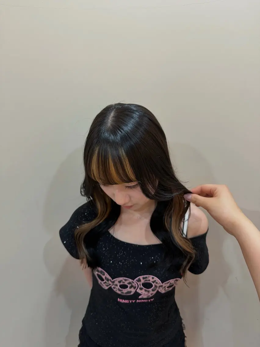 ロング カラー イヤリングカラー ヘアカラー 長野 菜々海のヘアスタイル