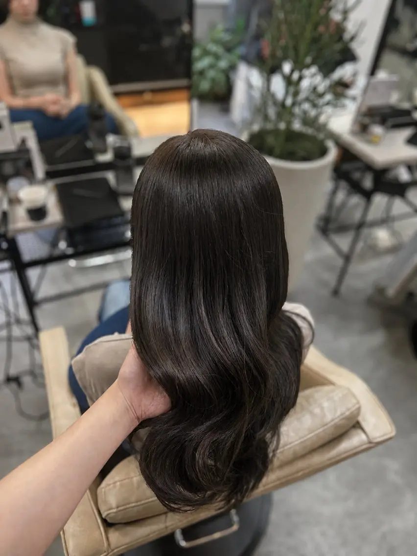 ロング ヘアカラー トリートメント 羽成 優衣菜のヘアスタイル
