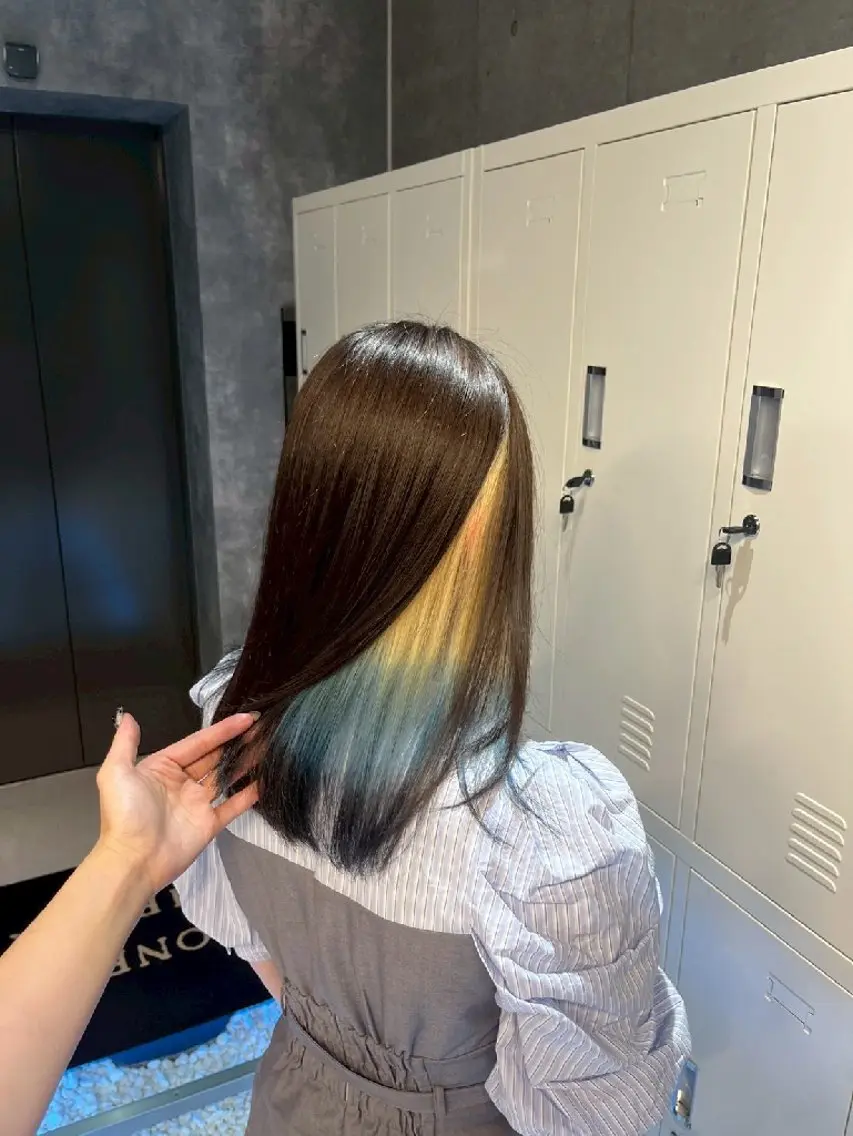 カラー ロング 地雷系🎀ハイトーン 💙荒川結星のヘアスタイル