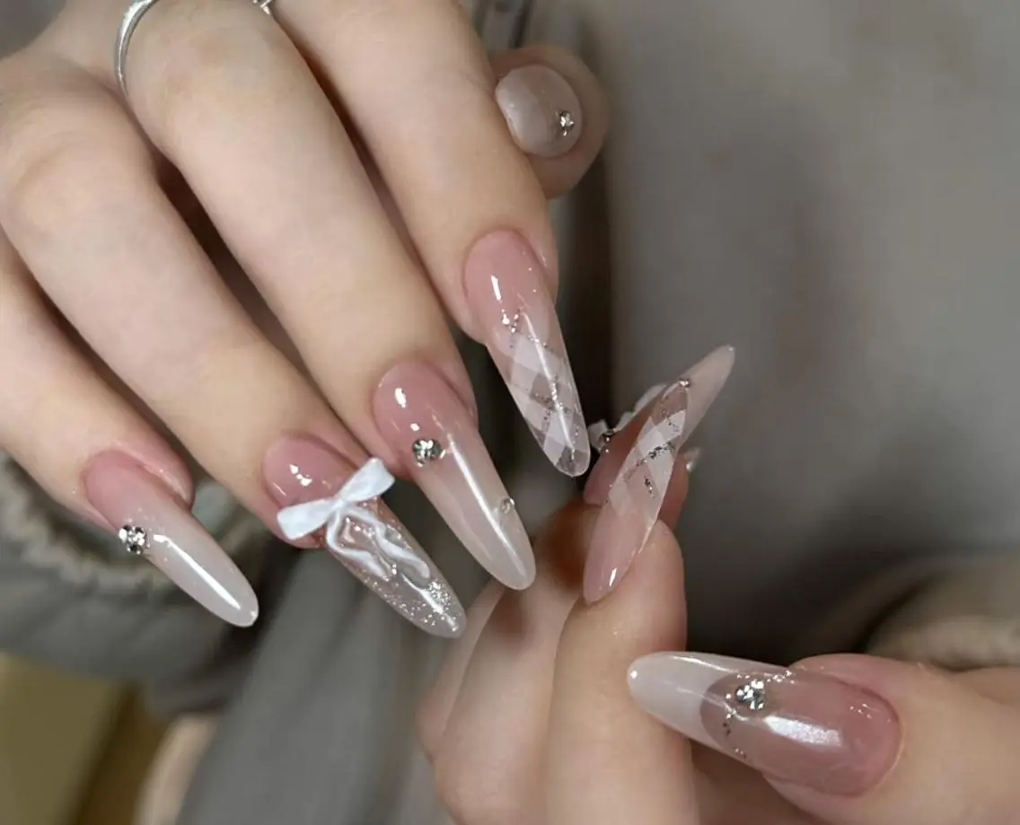 ネイル ハンドネイル ハンドケア 🍑 momo_nailのネイルデザイン