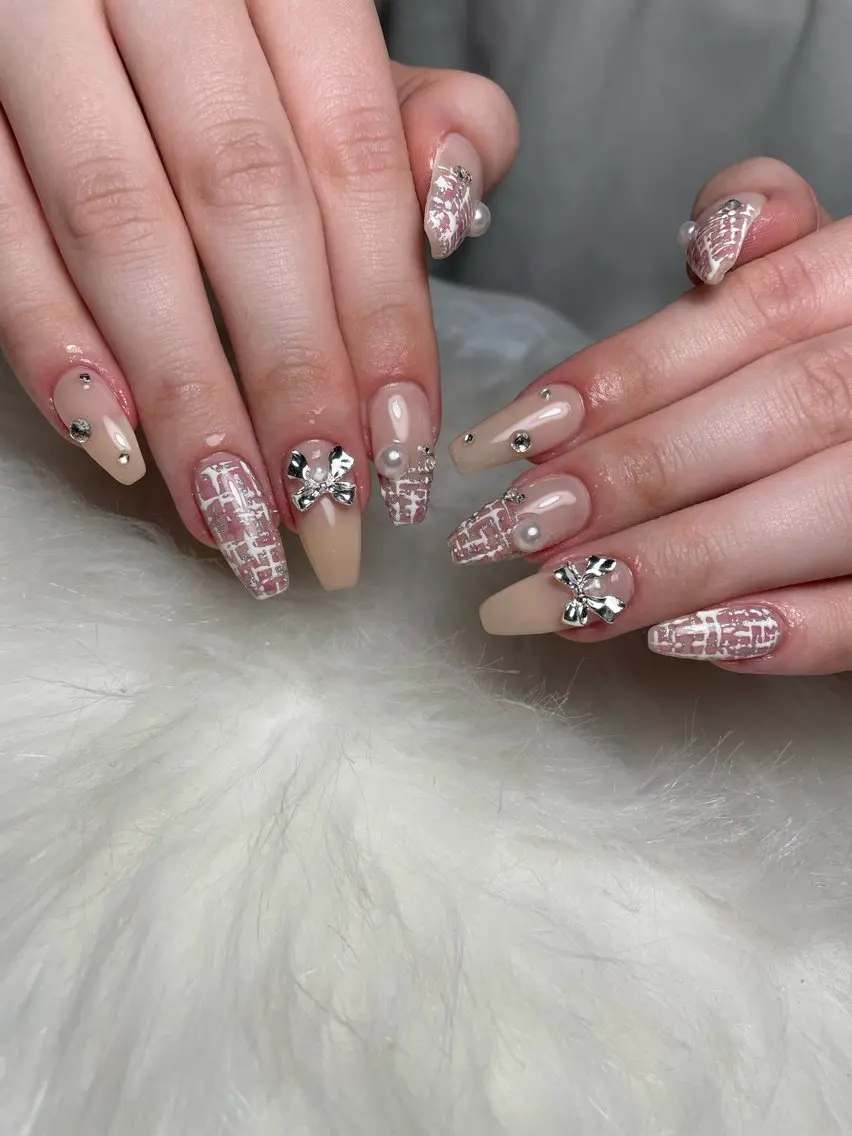 ネイル 成人式 フットネイル フレンチネイル ジェルネイル 韓国ネイル ハンドネイル nail salon fee(フィー)のネイルデザイン