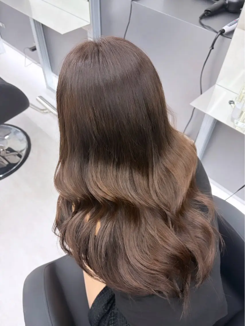 カラー 徳永 美里愛のヘアスタイル