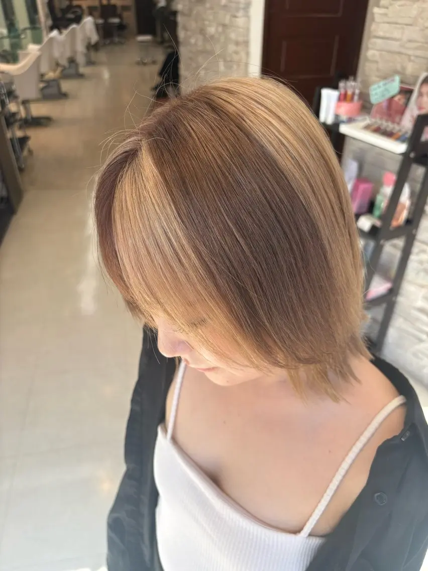 カラー 川端 萌那のヘアスタイル
