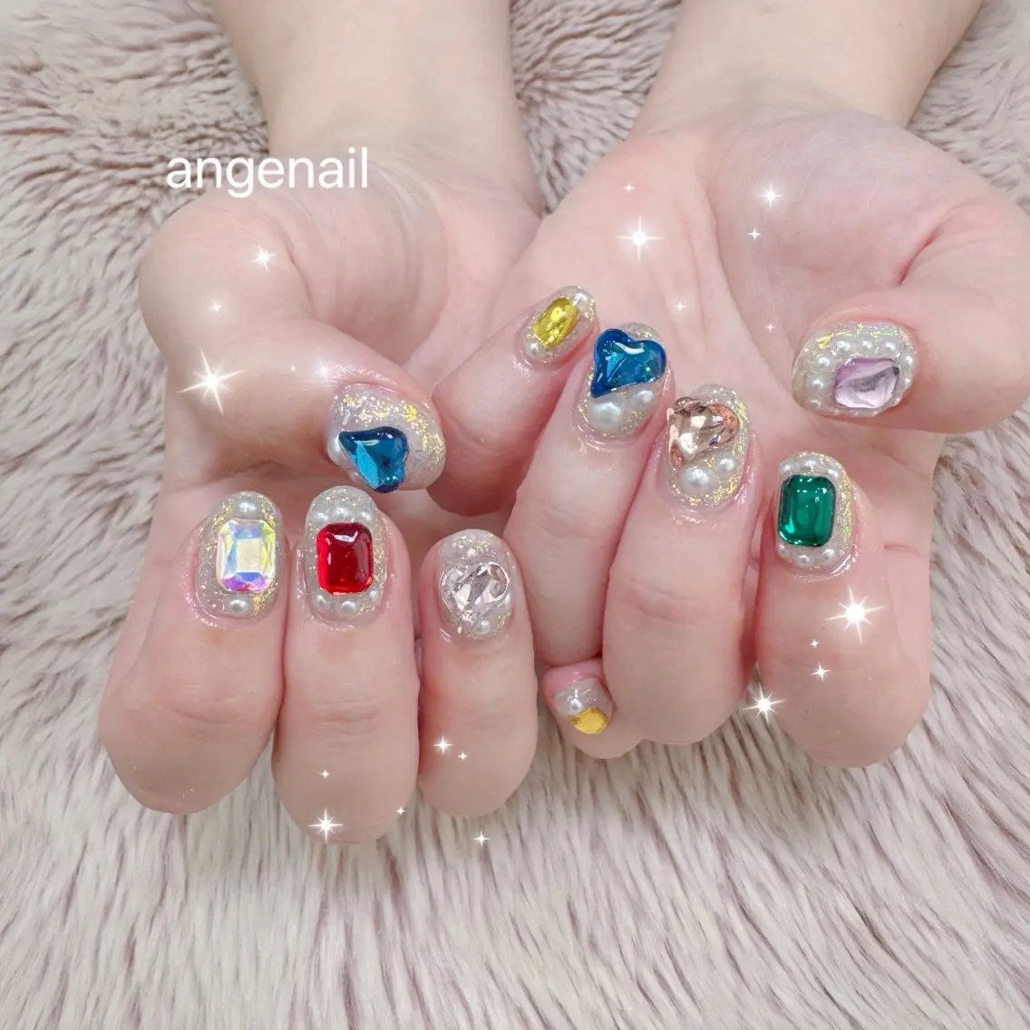 ネイル ハンドネイル オーナーネイリスト MAKIのネイルデザイン