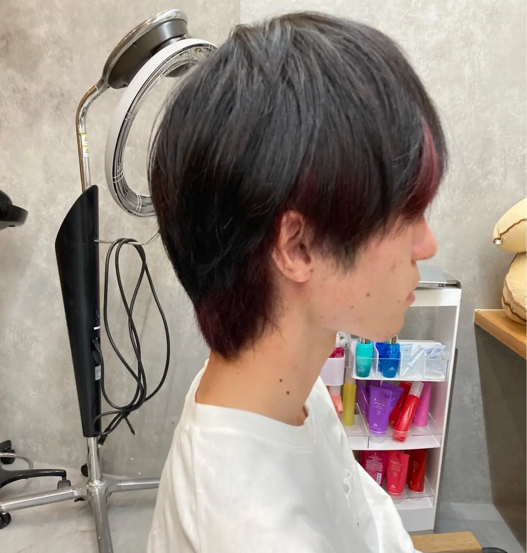 カラー メンズ メンズインナーカラー メンズウルフカット インナーカラー レッドカラー ウルフカット 樋口 江理香のヘアスタイル