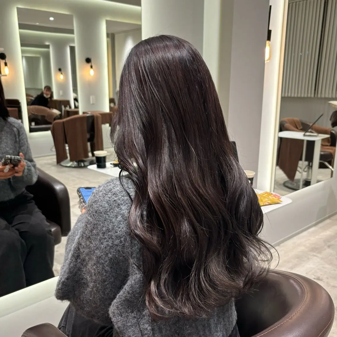 ロング カラー ブリーチ 透明感カラー グレージュ ラベンダーカラー ラベンダーグレージュ kelly.un MIUのヘアスタイル