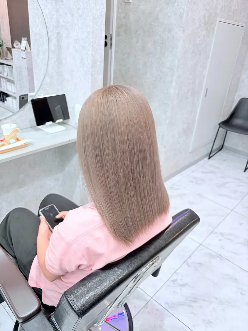 ミディアム 🦋ハイトーン🦋 石山 希理🦋のヘアスタイル