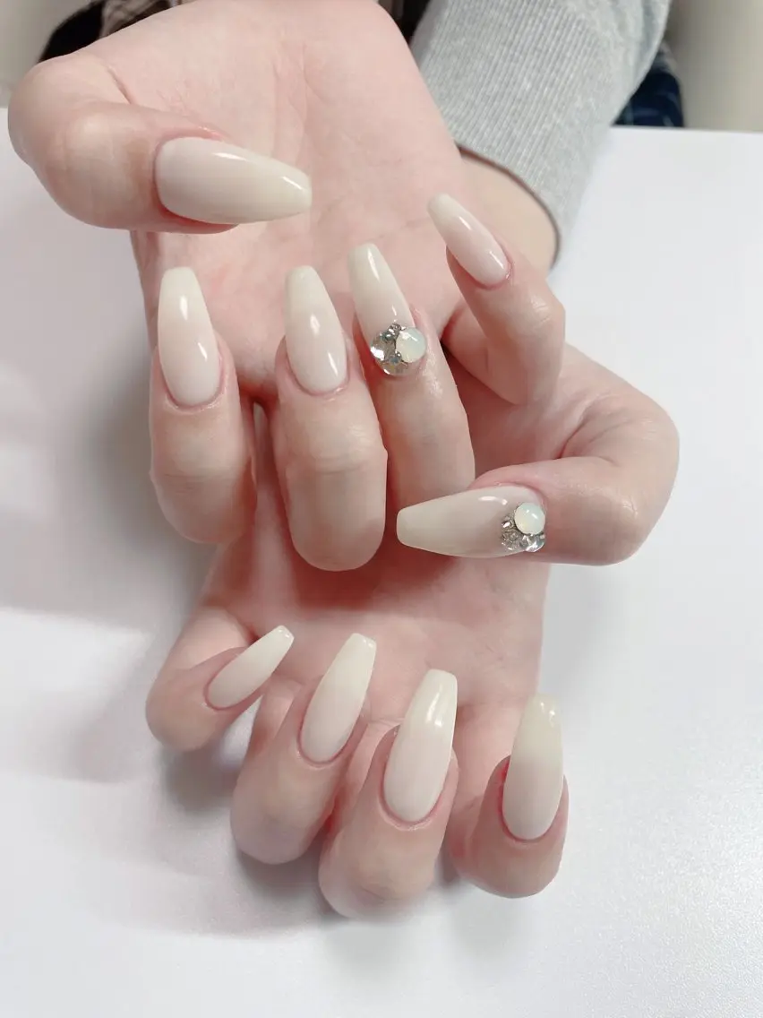 ❤️チップ長さ出し10➕ワンカラー•ラメグラ❤️オフなし🎀の写真
