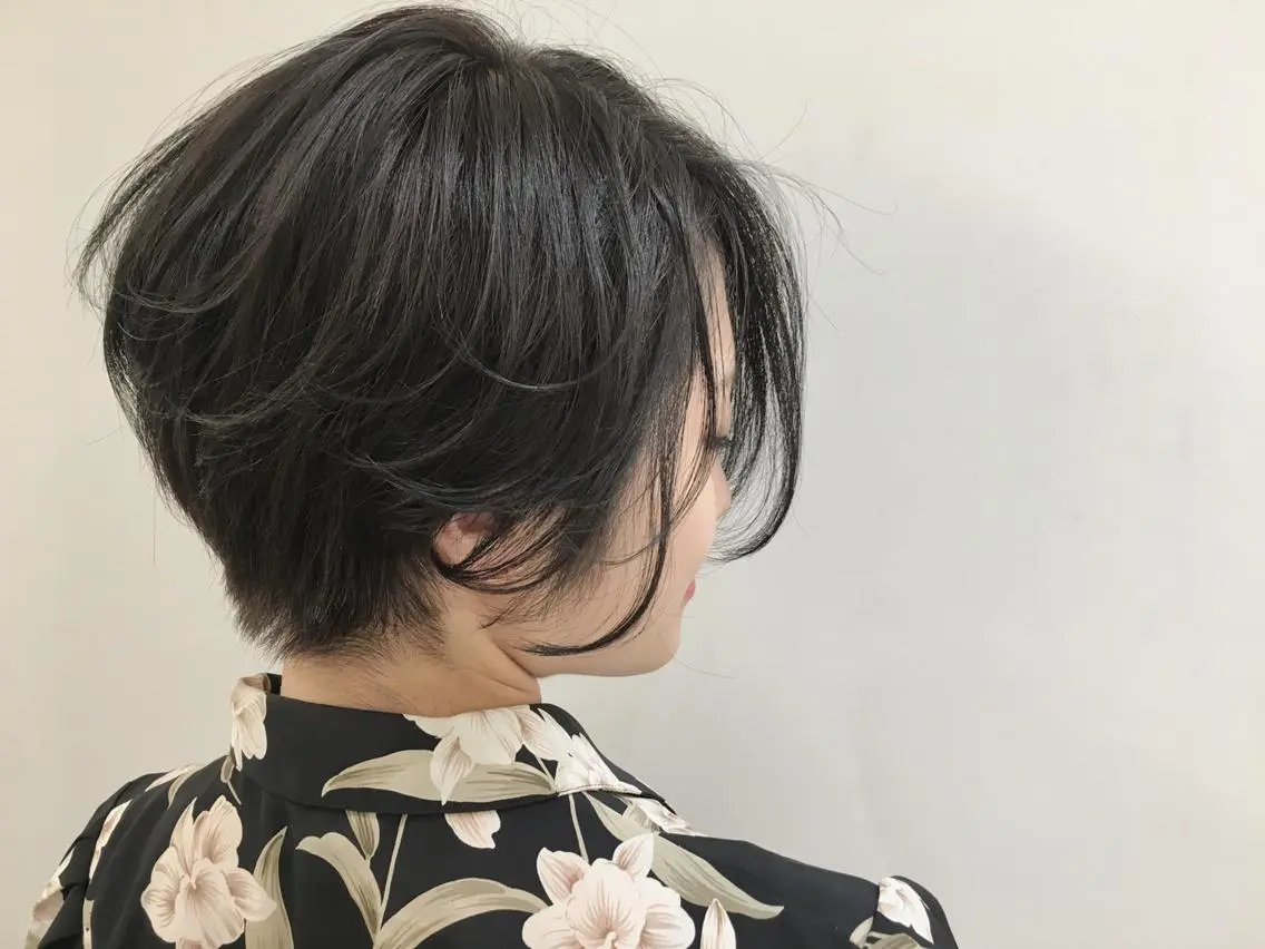 ミディアム ハイトーンブリーチ 土坂 由志【京都】のヘアスタイル