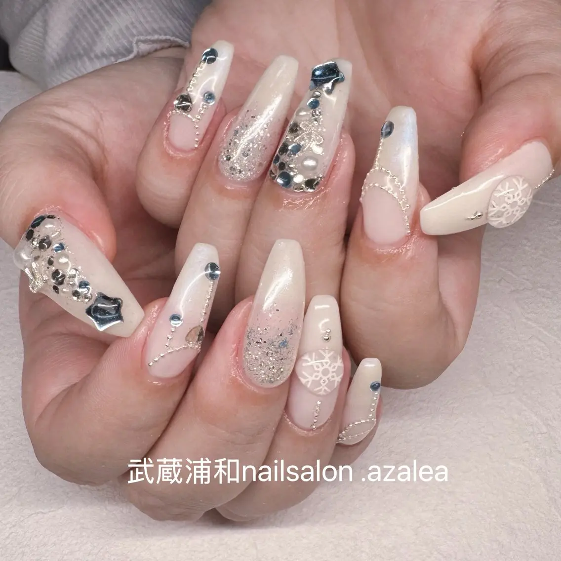 ネイル ハンドネイル R inのネイルデザイン