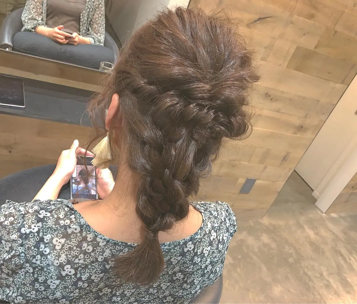 セミロング カラー ヘアアレンジ 🌼 アユカのヘアスタイル