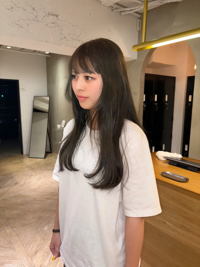 ロング カラー ヘアカラー レイヤーカット🐩 透明感カラー モカのヘアスタイル