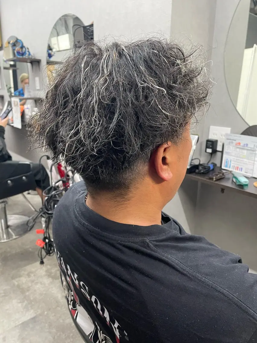 ギャング,ヤリラフィー,極道パーマどれか一つ👨🦱の写真