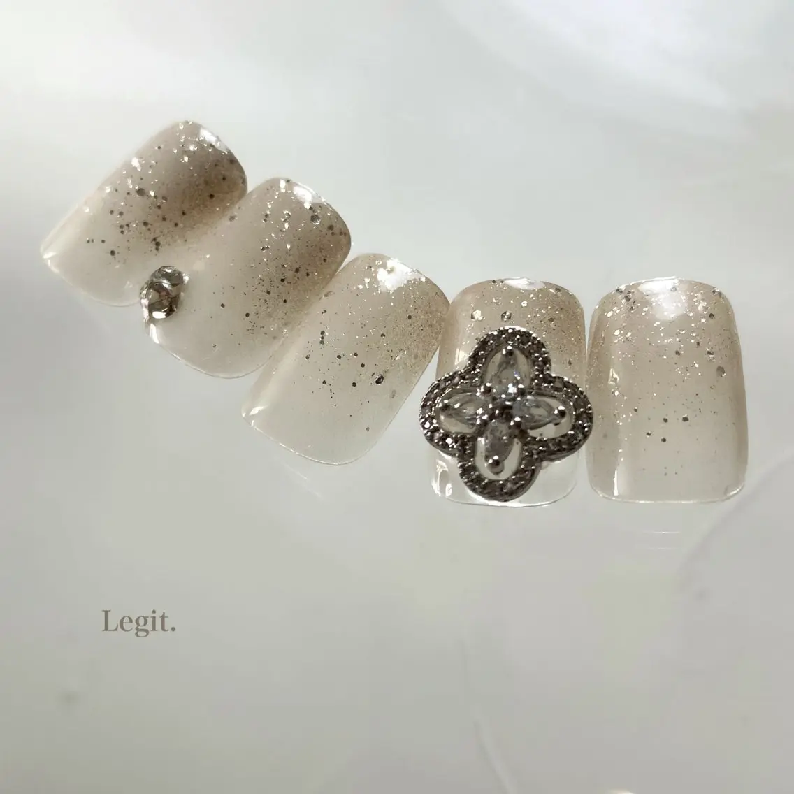 ネイル ラメ(グリッター) Legit nail salonのネイルデザイン