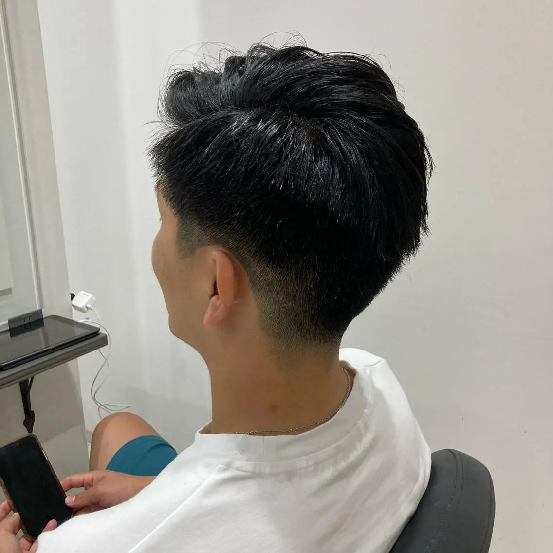 メンズ フェードカット ピンクカラー🎀 米津 美佑のヘアスタイル