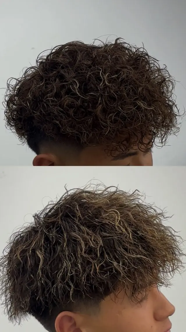カラー パーマ メンズ スペインカール カット ヘアカラー パーマ 縮毛矯正 ヘッドスパ ヘアセット 村上 碧唯のヘアスタイル