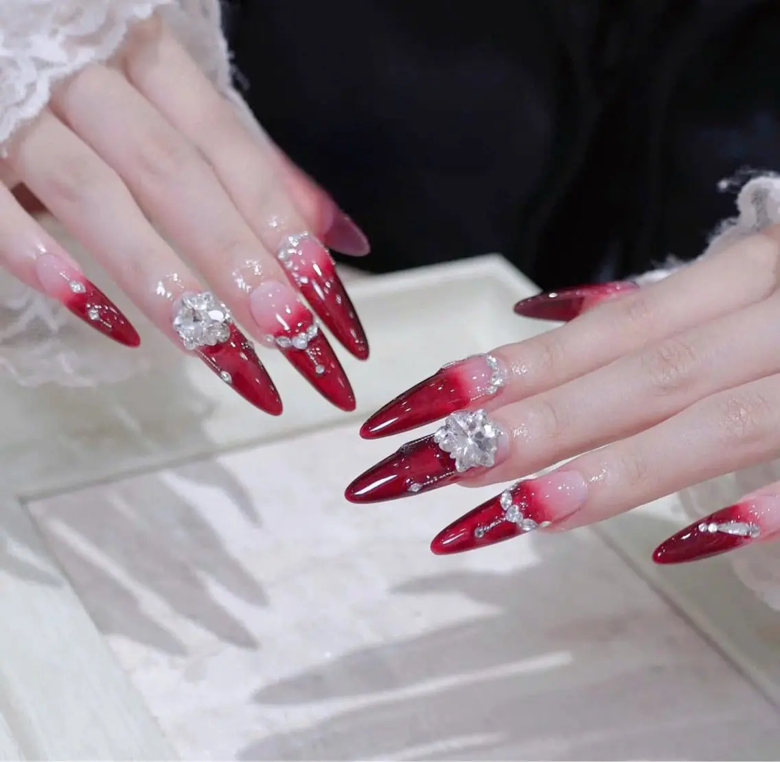 ネイル フレンチネイル キラキラネイル マグネットネイル ミラーネイル シンプルネイル ハンドネイル Tira Nailのネイルデザイン