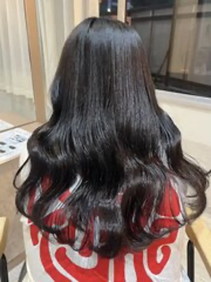 ロング カラー elu あやね💜 🫧カラー・縮毛矯正のヘアスタイル