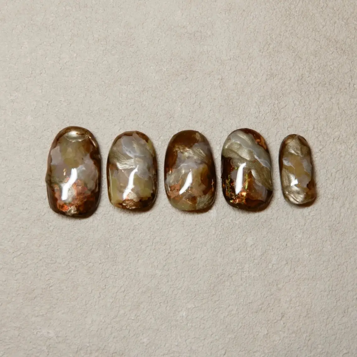 ネイル ニュアンスネイル nail salon swaddle 🪽のネイルデザイン