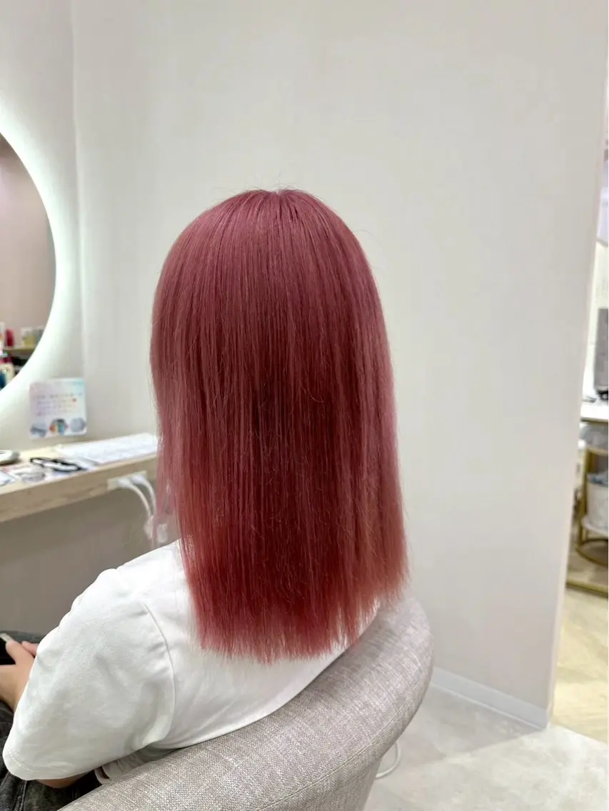 カラー ブリーチ ピンクカラー 酒向 ゆいなのヘアスタイル