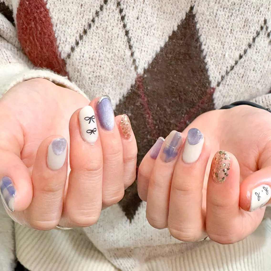 ネイル ブルー ゴールド マグネットネイル ミラーネイル リボン ハンドネイル pointillé .ayaのネイルデザイン