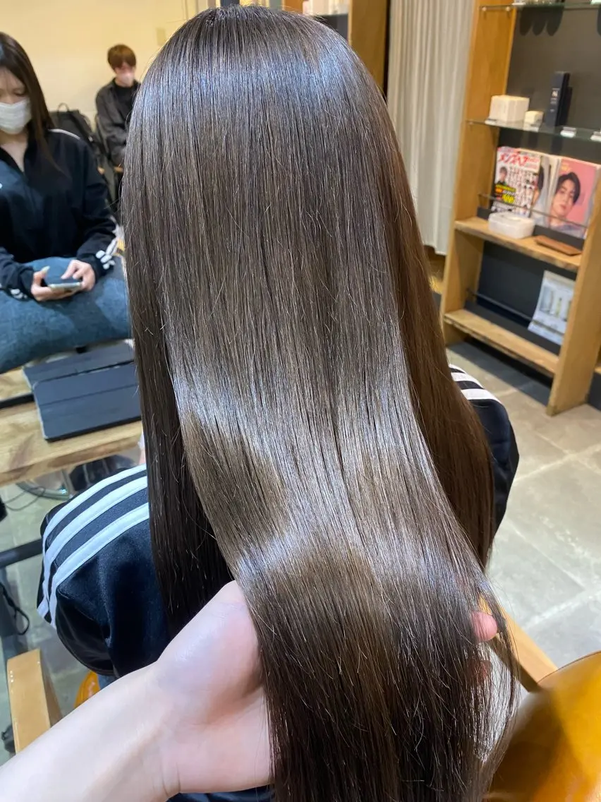 ロング カラー ブリーチ トリートメント ヘアカラー 🦋newi hau'oli カナのヘアスタイル