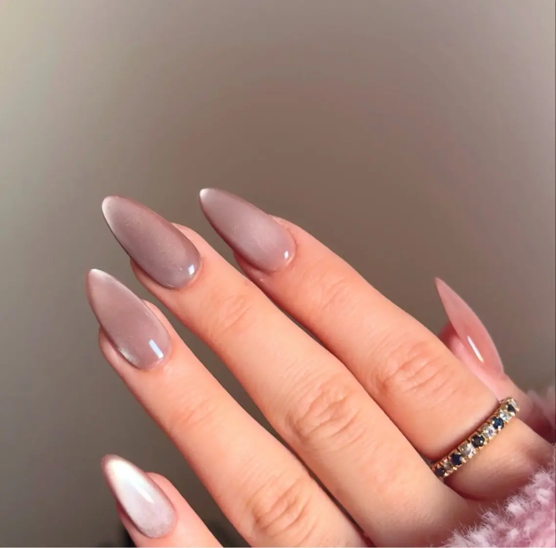 ネイル アートネイル オーロラネイル チークネイル フレンチネイル ガラスフレンチ ハンドネイル 🎀YooLi Nail salonのネイルデザイン