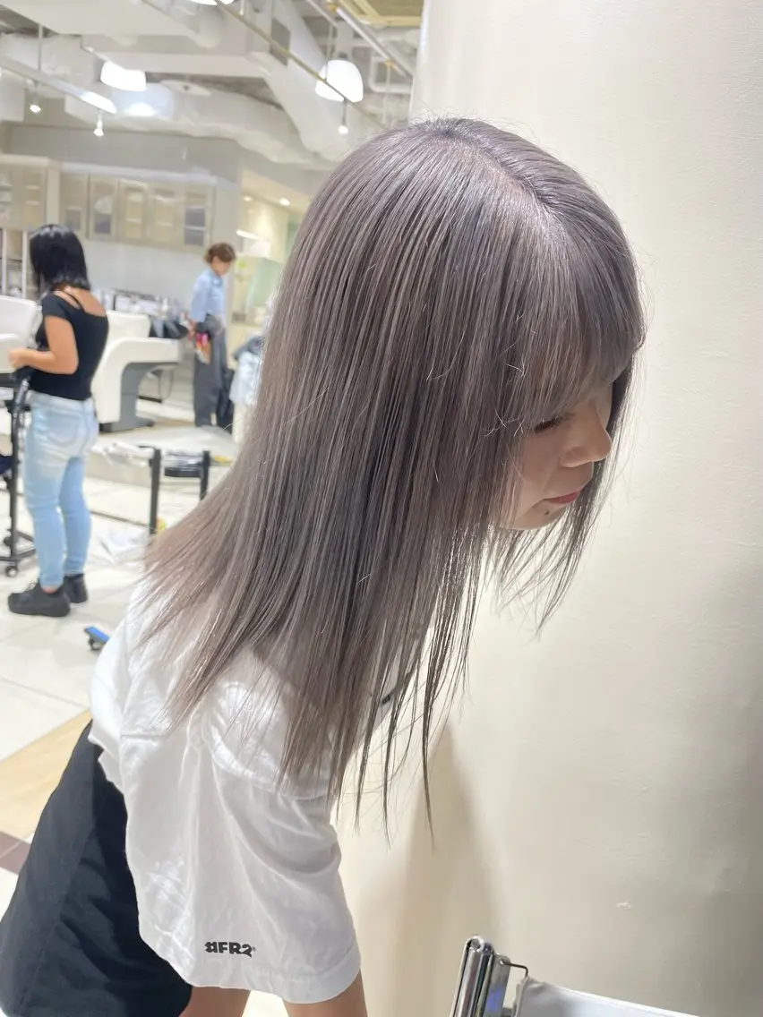 ブリーチカラー💫(１回)＋カラー＋調整カット✂️＋さら艶トリートメント✨️【プラス料金でケアブリーチに変更可】の写真