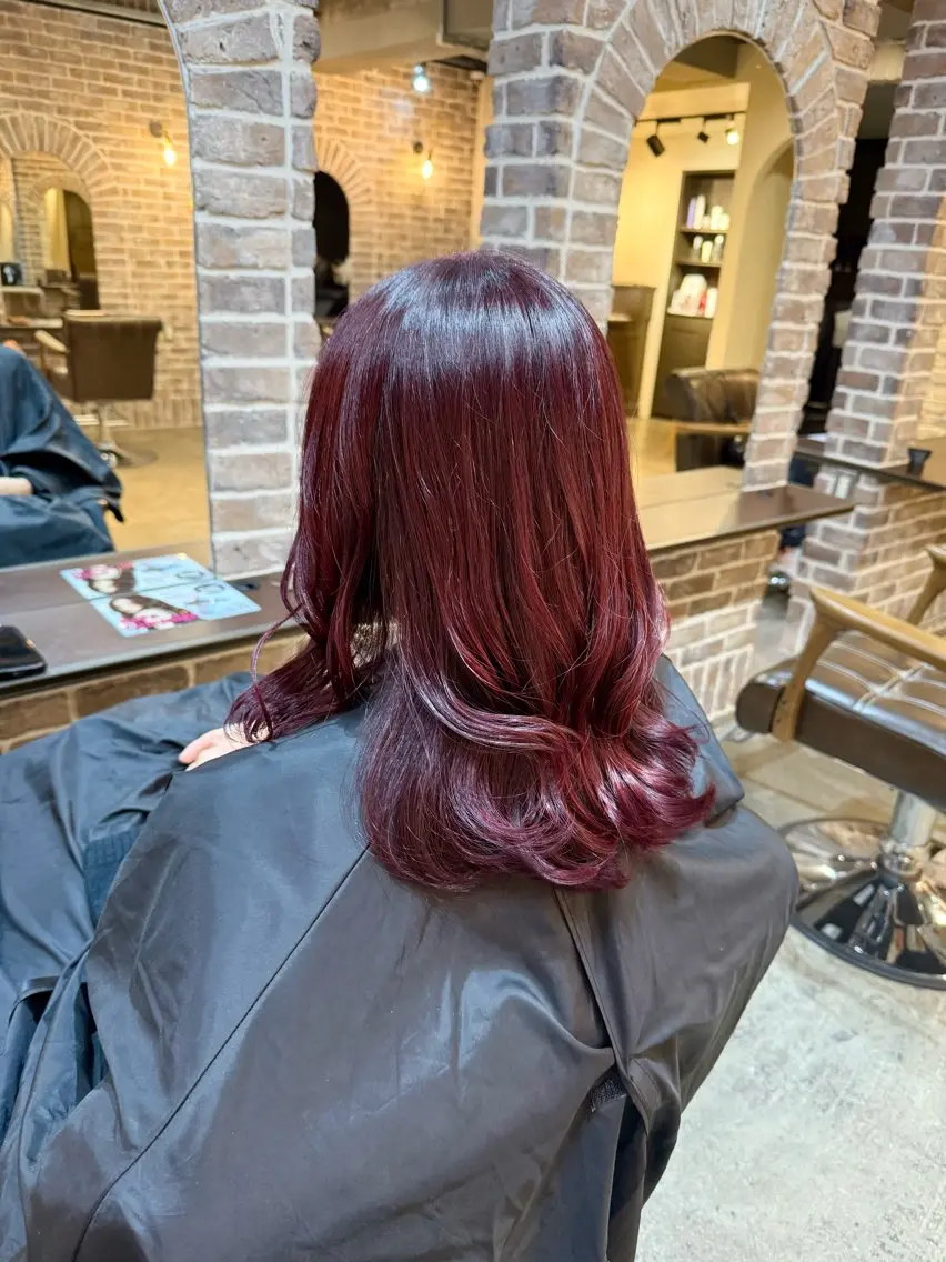 ミディアム カラー ブリーチ カシス ブリーチなしカラー レッドカラー カット ヘアカラー トリートメント 艶カラー/インナー /グラデ/大西小百合のヘアスタイル
