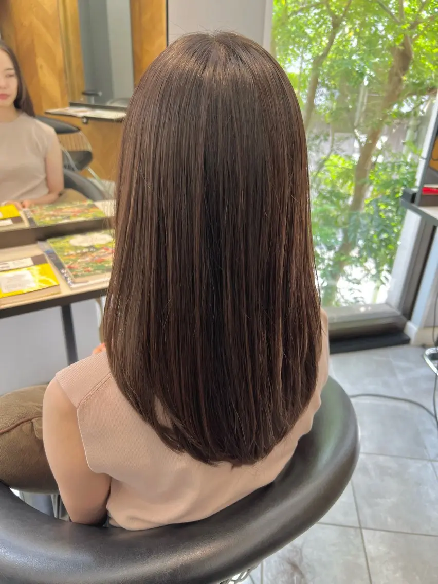 カット+透明感カラーの写真