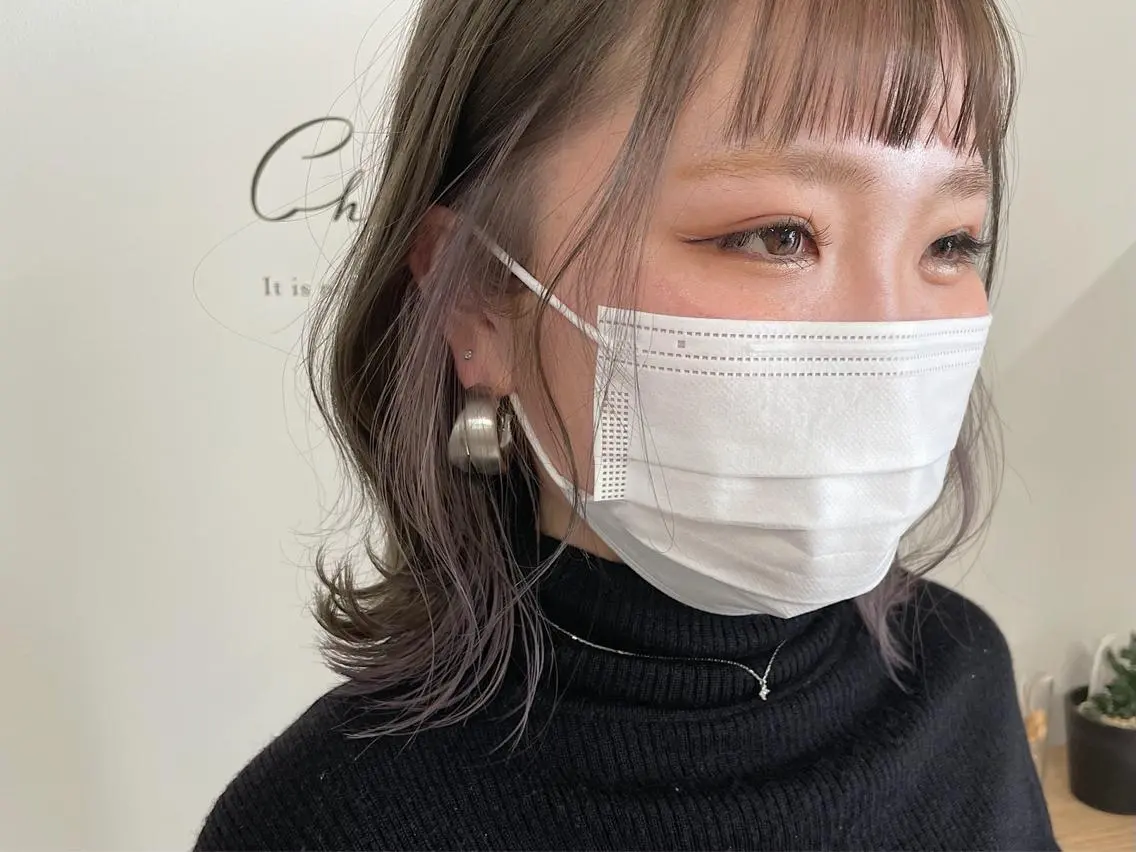 ミディアム カラー グレージュ インナーカラー オリーブグレージュ オリーブグレー 筑紫通り沿い | eNeのマツエク・マツパデザイン