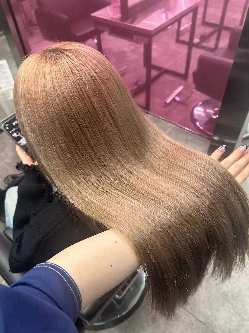 ロング カラー ブリーチ 菊池 梨麻のヘアスタイル
