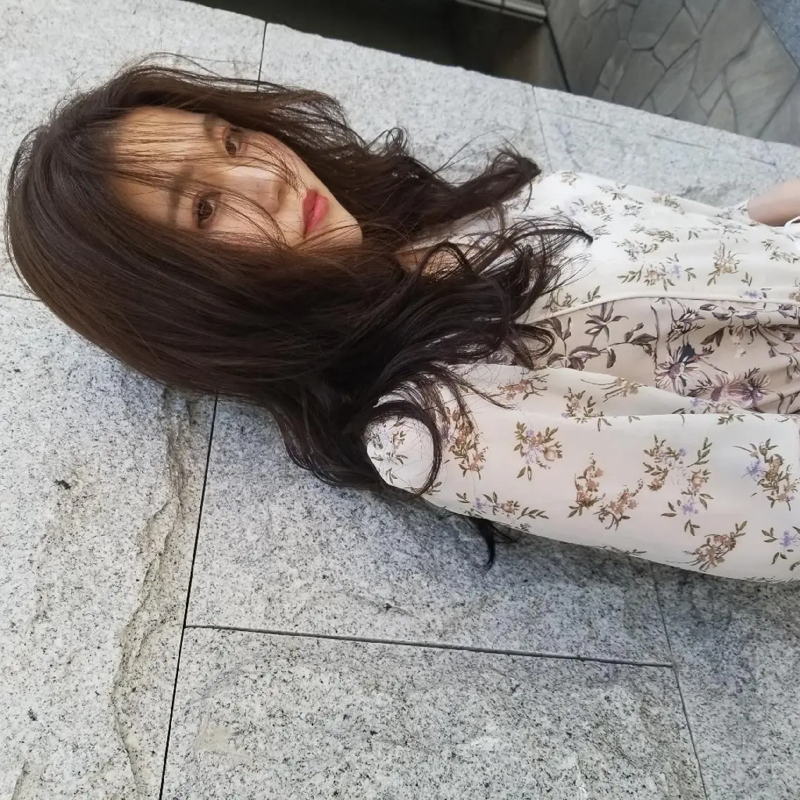 セミロング カラー ヘアアレンジ See by merの眉毛・アイブロウイメージ