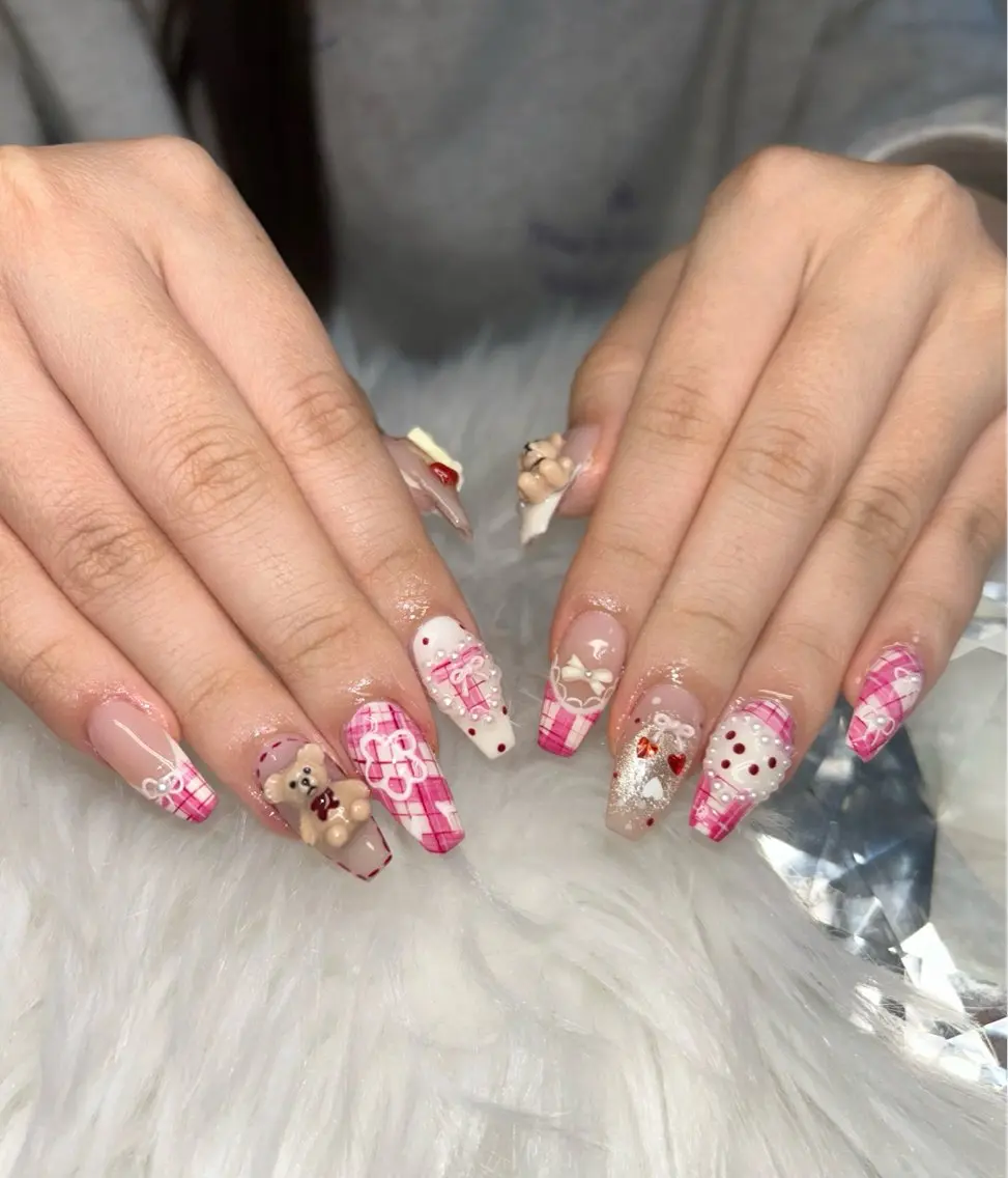 ネイル アートネイル オーロラネイル チークネイル 長さ出し フットネイル Chan nailsのネイルデザイン