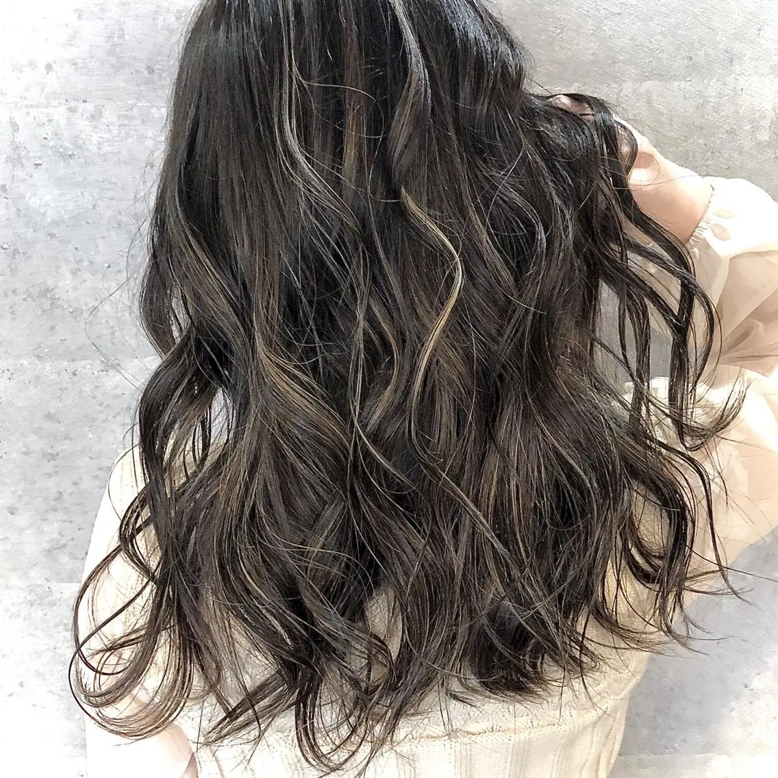 ロング カラー ハイライトカラー ハイライト ✨MiL✨ ✨心斎橋✨のヘアスタイル