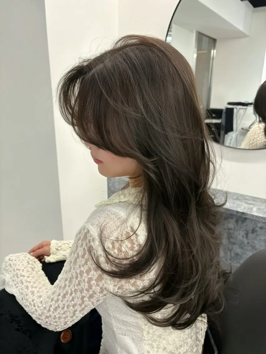 ロング カラー カット ヘアカラー トリートメント 堀江/透明感 ベージュ/白川幸太のヘアスタイル