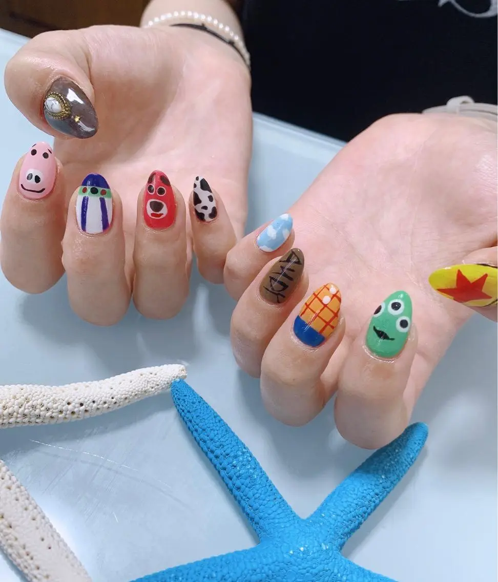 ハンドネイル(複雑な手描き全アート10本)+長さ出し10本込みの写真