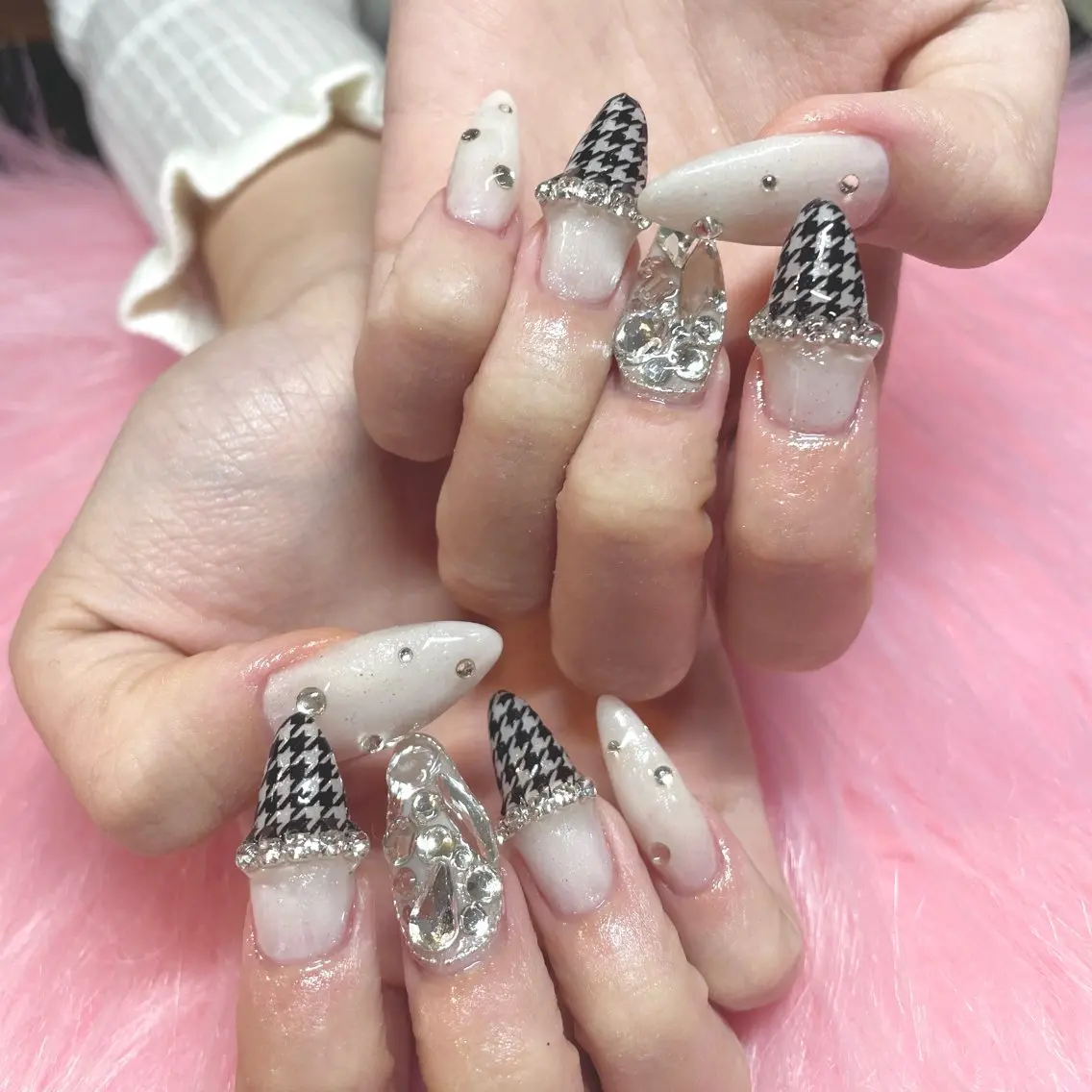 ネイル 持ち込み ハンドネイル Nail ヌシん家 AKANEのネイルデザイン