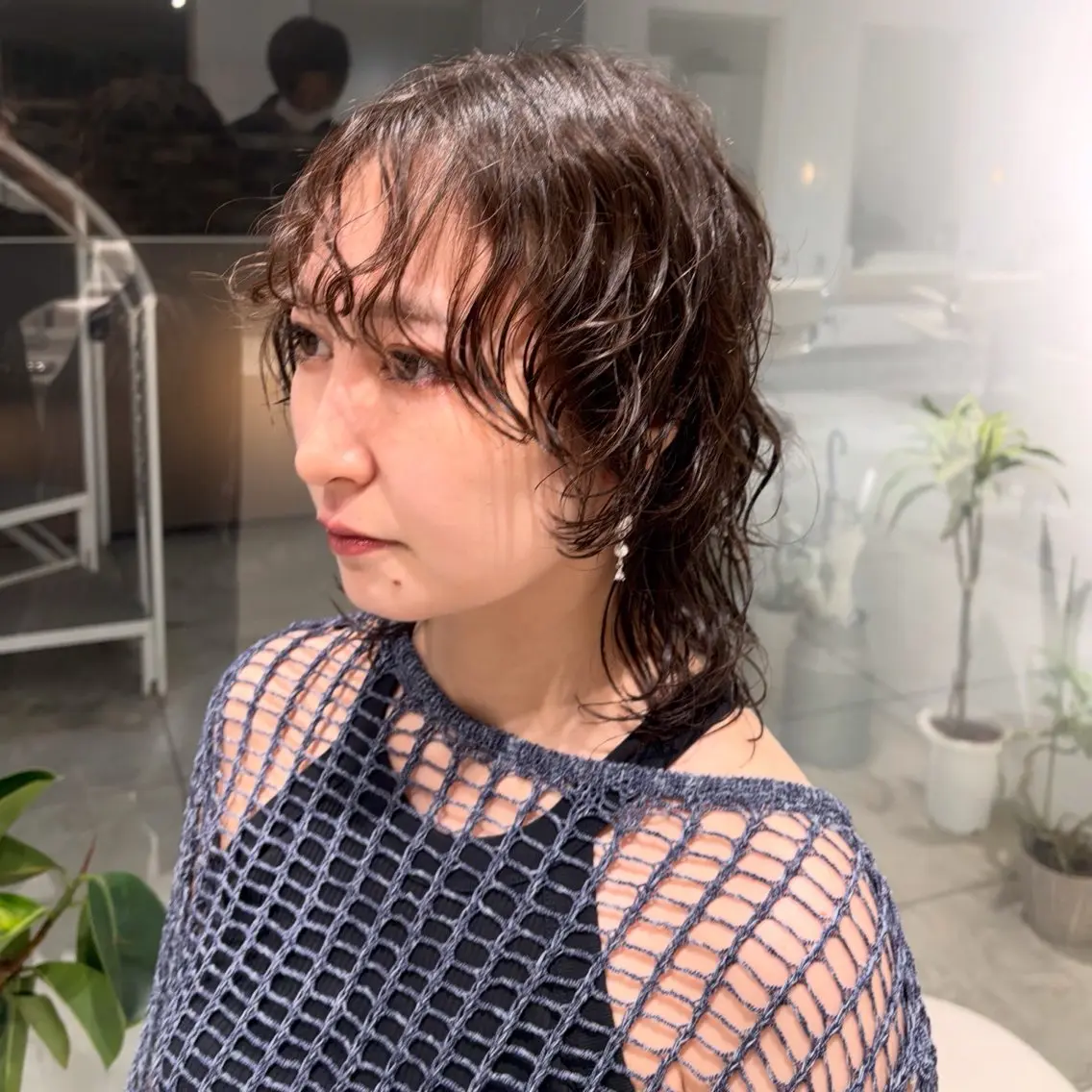 カラー パーマ ウルフカット カット パーマ ヘッドスパ ヘアセット カジュアルを女っぽく 𝗮𝘆𝗮𝗰𝗼のヘアスタイル