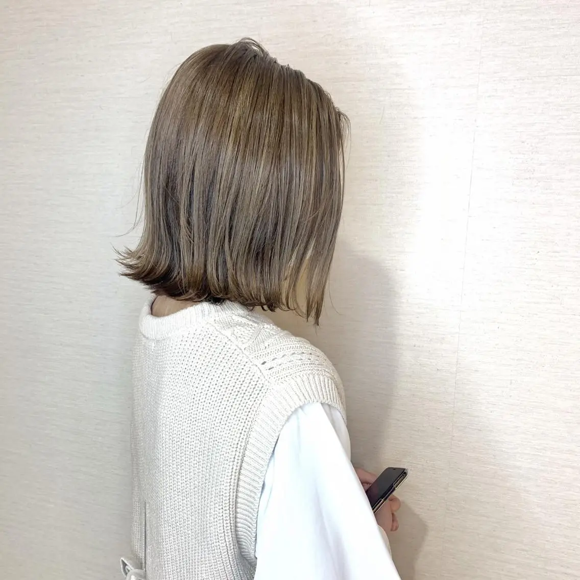 ミディアム ブリーチカラー💛 石川慧南のヘアスタイル