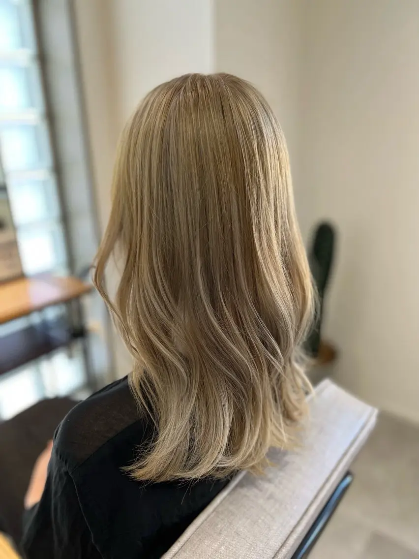 ミディアム 仁科 亮祐 ✂︎カット✂︎のヘアスタイル