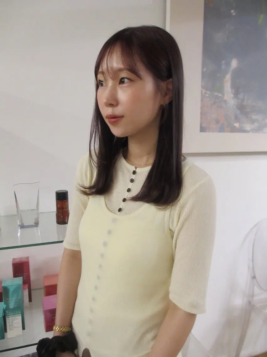 セミロング カラー 透明感カラー ディープラベンダー ラベンダーカラー shui/艶カラー ／柔らかストレートのヘアスタイル