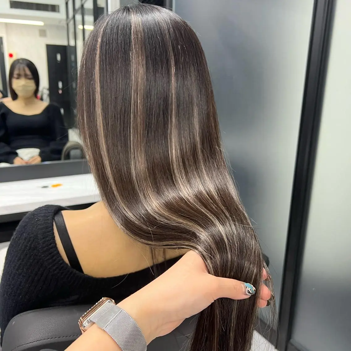 ロング カラー シールエクステ ハイトーンカラー エクステ シールエクステ特化 ハイトーン、NANAのヘアスタイル