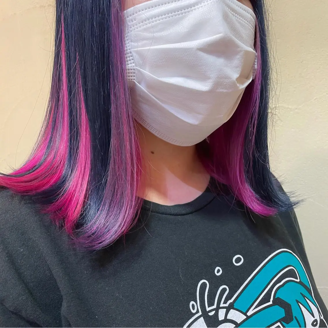 ショート カラー ヘアアレンジ ブリーチ ボブ 外ハネヘア カット ヘアカラー トリートメント 秋山 幸太のヘアスタイル