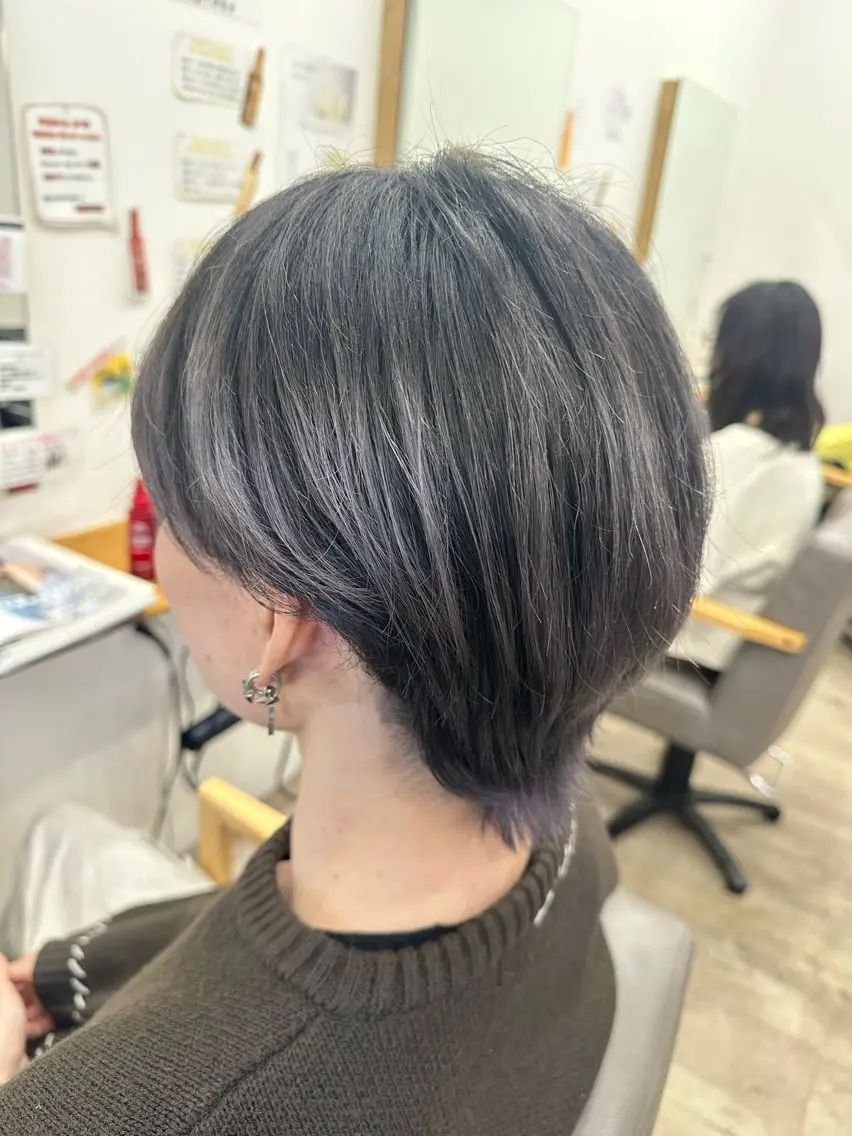 ショート カラー メンズ メンズハイトーン グラデーションカラー ハイトーンカラー ヘアカラー トリートメント 都築 優菜のヘアスタイル