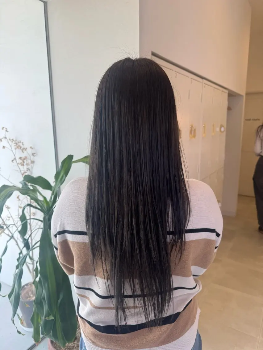 ロング カラー アッシュ ベージュカラー ブリーチ ブリーチなしカラー ヘアカラー SARA高吉 華鈴のヘアスタイル
